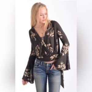 Free People Fiona Bell Sleeve Size XS Surplice Wrap Tie at Waist Top brown/tan
